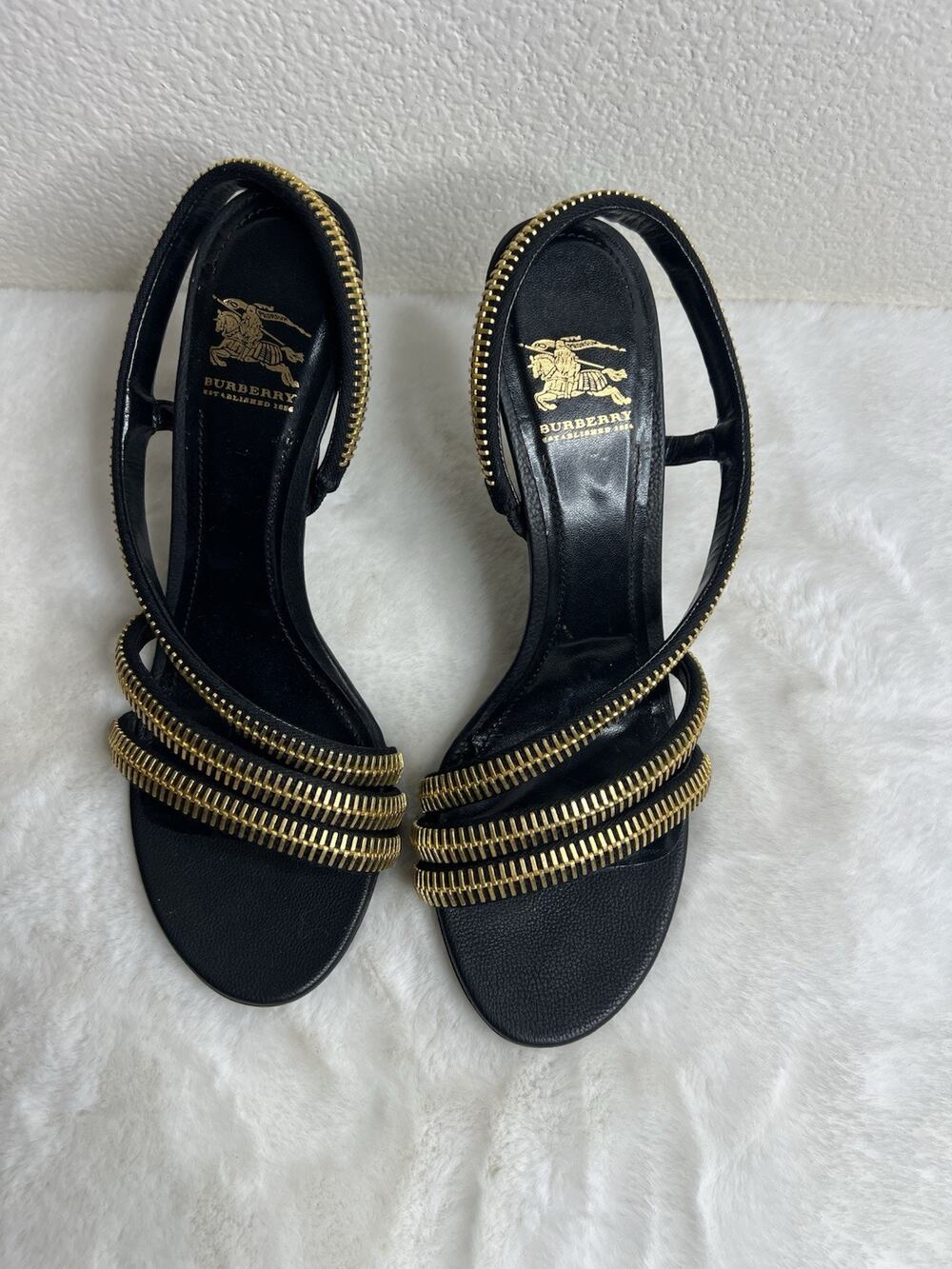 Burberry Pump Heels Womens Black Gold Zipper Detail USA Size 9 EU 39
